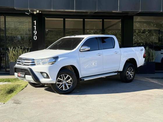 TOYOTA HILUX 2.8 SR 4X4 CD 16V DIESEL 4P AUTOMÁTICO